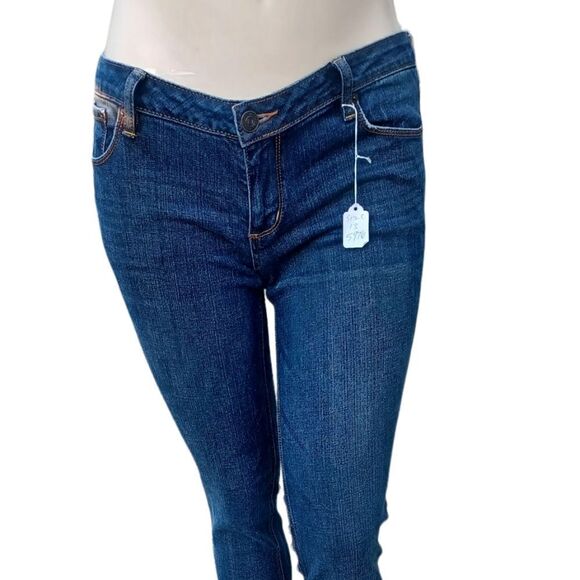 Bullhead Denim - 59762...Bullhead Straight leg Jeans Size 13, 32" Waist 31" Inseam 8" Rise